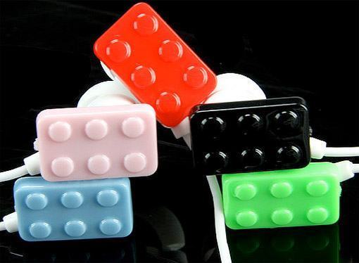 Brick-Earphones-Lego-01