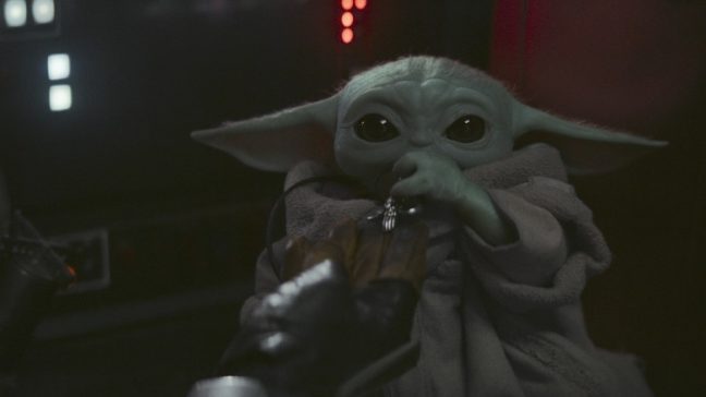 Baby Yoda rouba todas as cenas em The Mandalorian