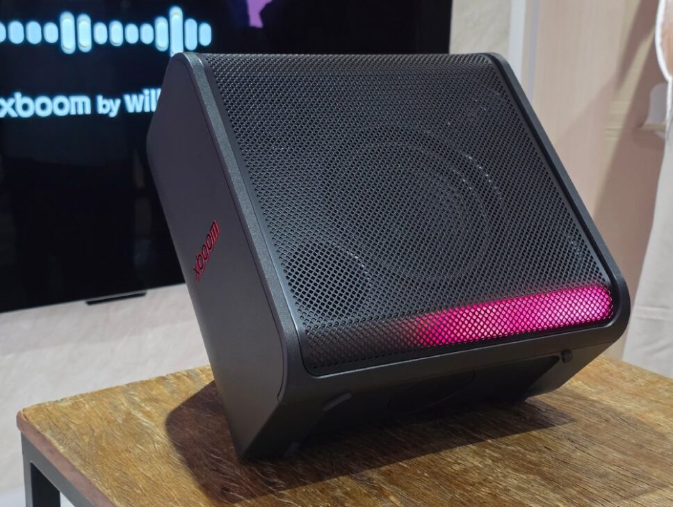 LG Xboom Stage 301 by Will.i.am