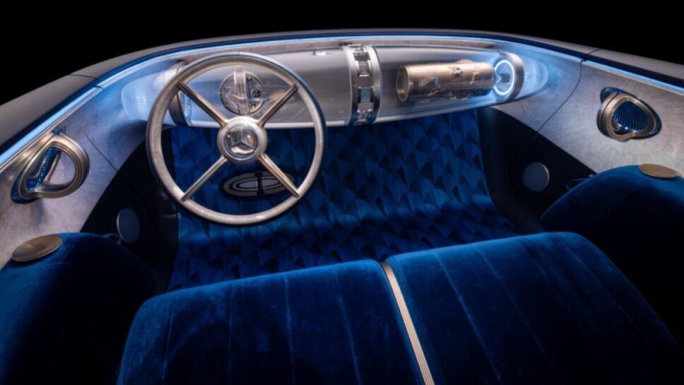 Banco único com acabamento de veludo azul