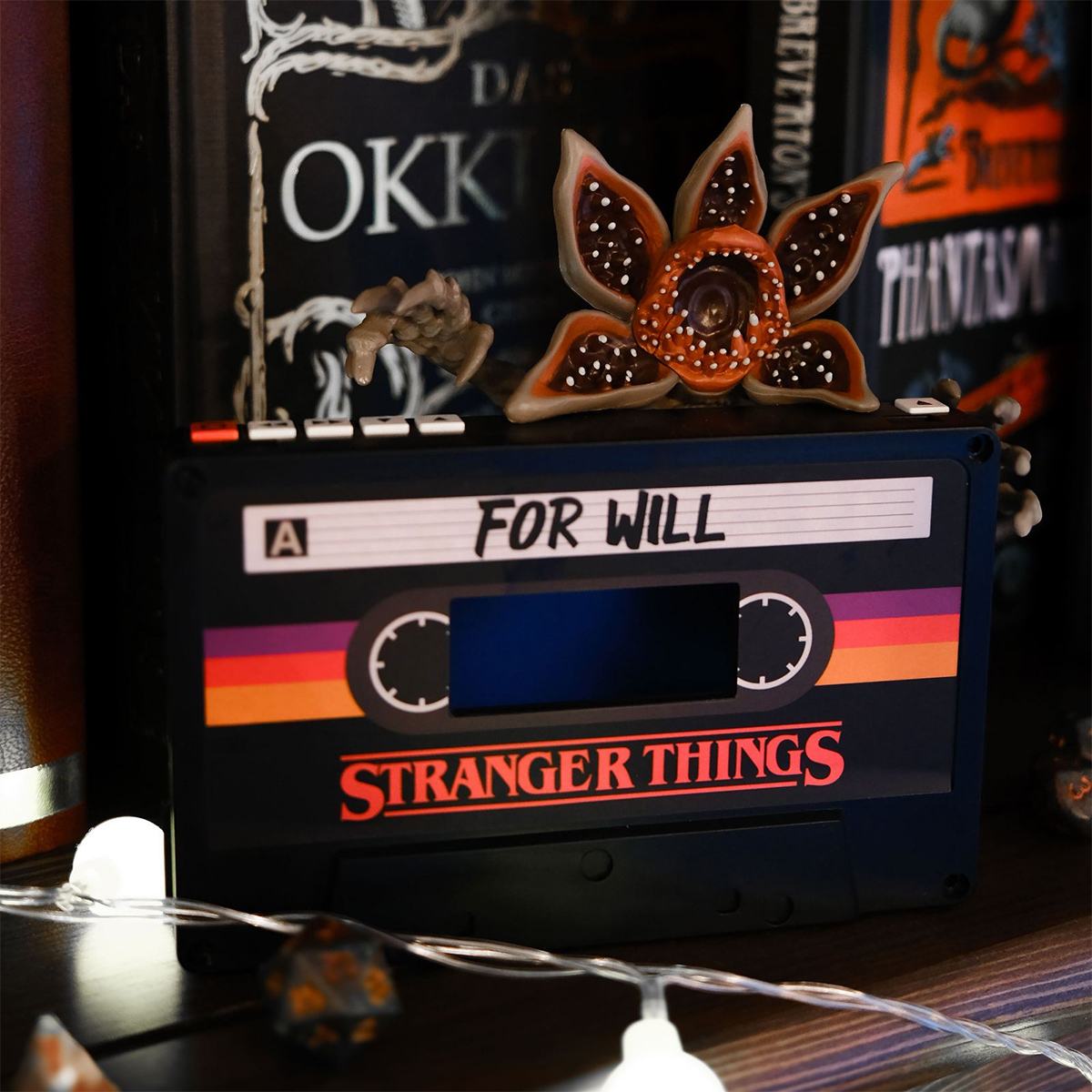 Despertador Stranger Things 5 em Fita Cassete com Demogorgon