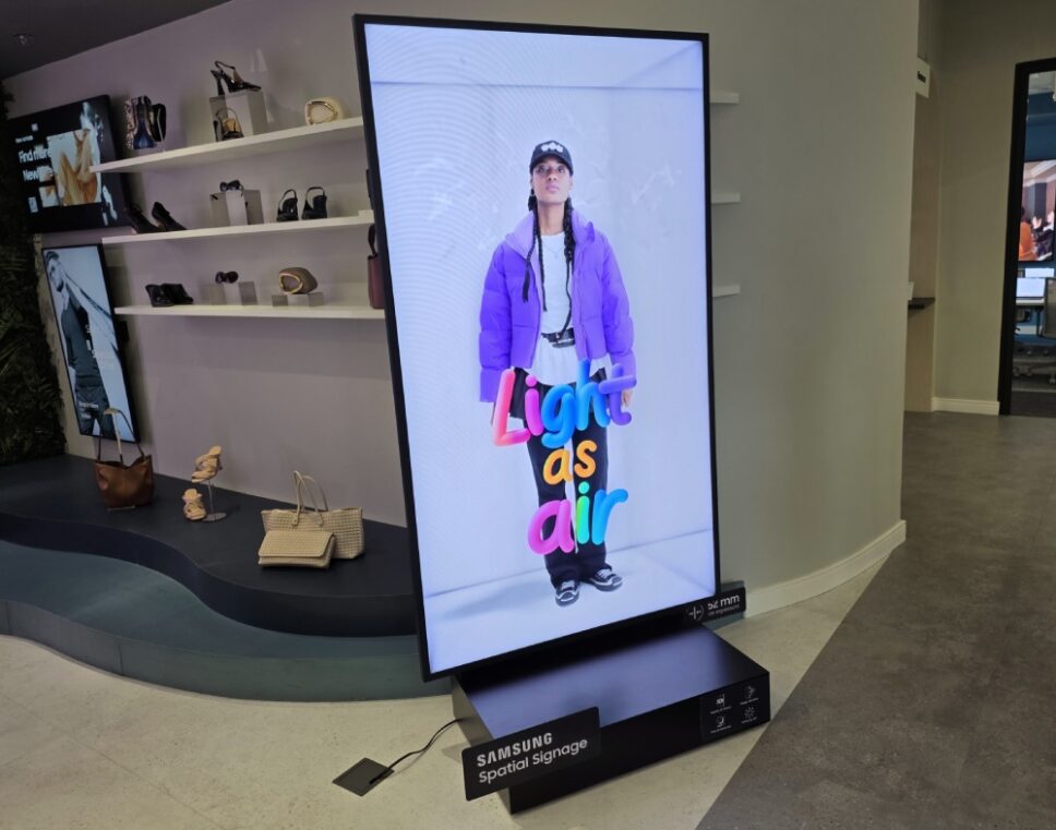 Spatial Signage no showroom B2B da Samsung Brasil