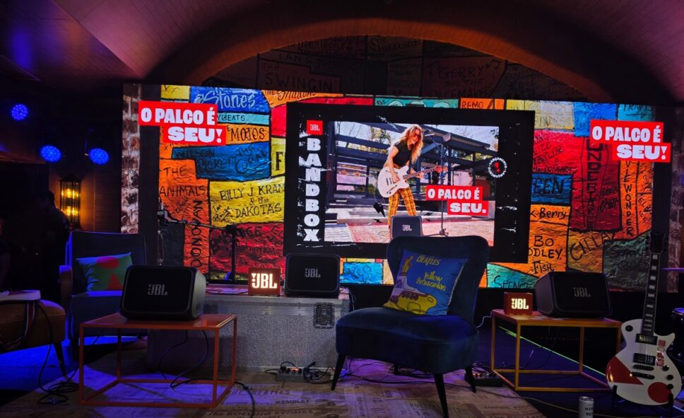 Palco do Cavern Club de SP
