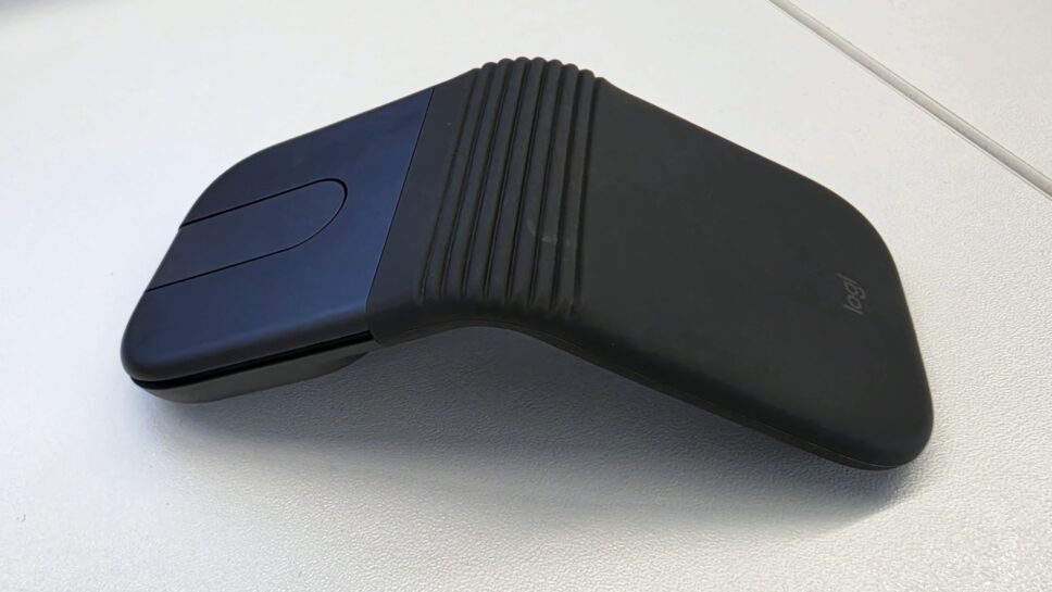 Mouse dobrável ultra-portátil Mobi Fold da Logitech