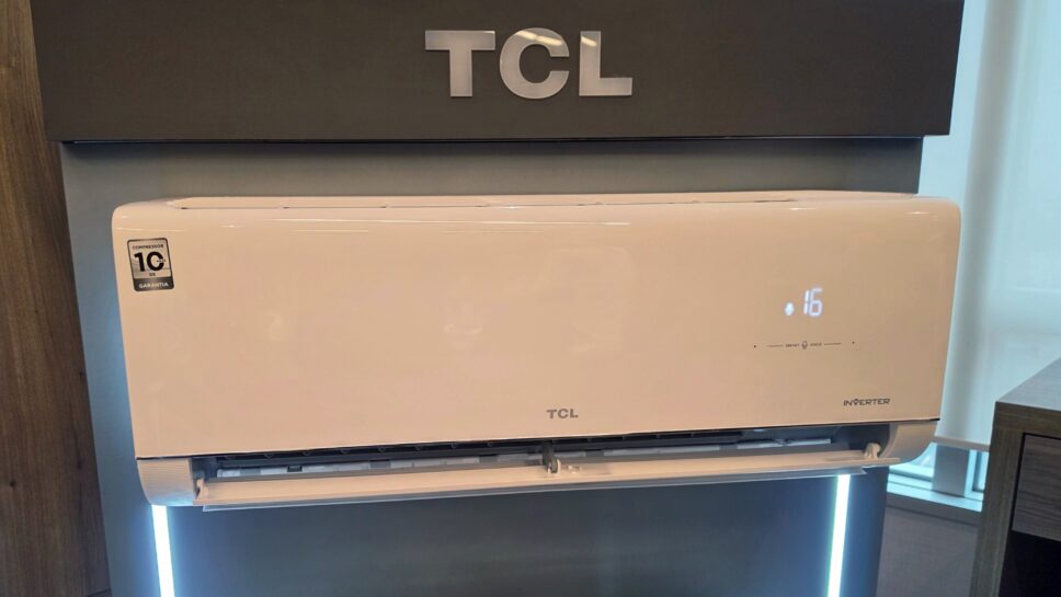 TCL VoxIN AI tem controle por comandos de voz mesmo offline