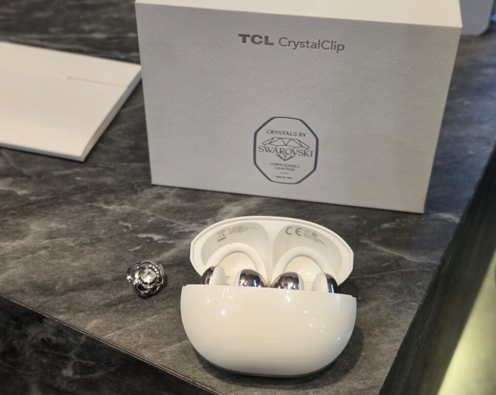 Caixa e estojo do TCL CrystalClip