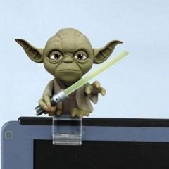 Mestre Jedi Yoda USB com Sabre de Luz Iluminado!