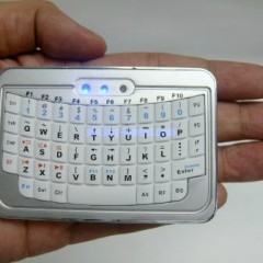 Mini Teclado Bluetooth do Tamanho de um Cartão de Crédito