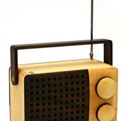 Rádio Feito de Madeira