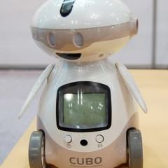 CUBO, Um Robô que Lê Livros e Ensina Inglês