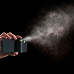 Case Para iPhone com Spray de Pimenta