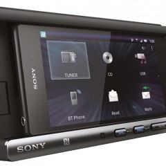 Sony XSP-N1BT, um sistema de som para carros com dock para Smartphone