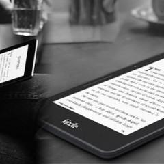 Kindle Voyage tem tela de vidro e o dobro da resolução do Paperwhite