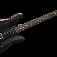 Guitarra Fusion com amplificador embutido e dock para iPhone