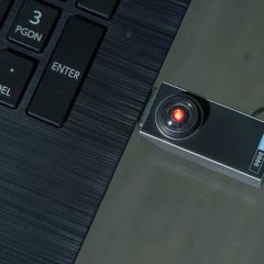 Uma réplica USB do HAL de 2001, Uma Odisséia no Espaço