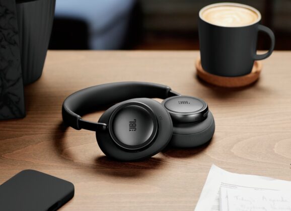 JBL lança fone JBL Live 780NC com áudio Hi-Res wireless e bateria de 80 horas