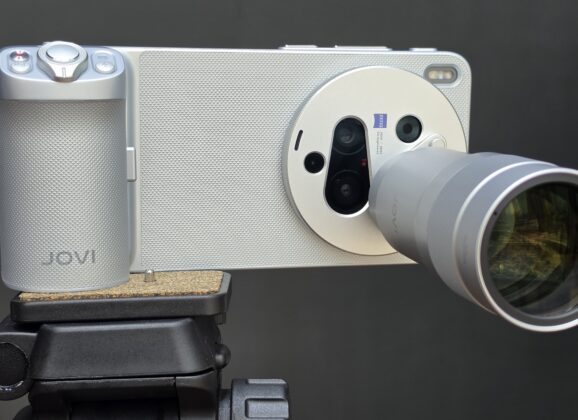 Jovi X300 Ultra chega ao Brasil com câmeras Zeiss e um kit fotográfico profissional